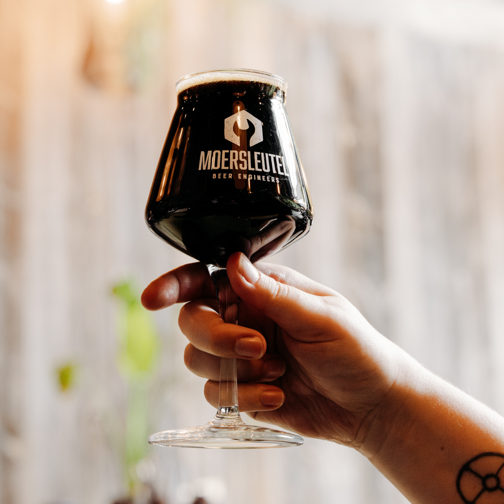 Motor Oil Imperial Stout 0,5% 44 cl - Moersleutel