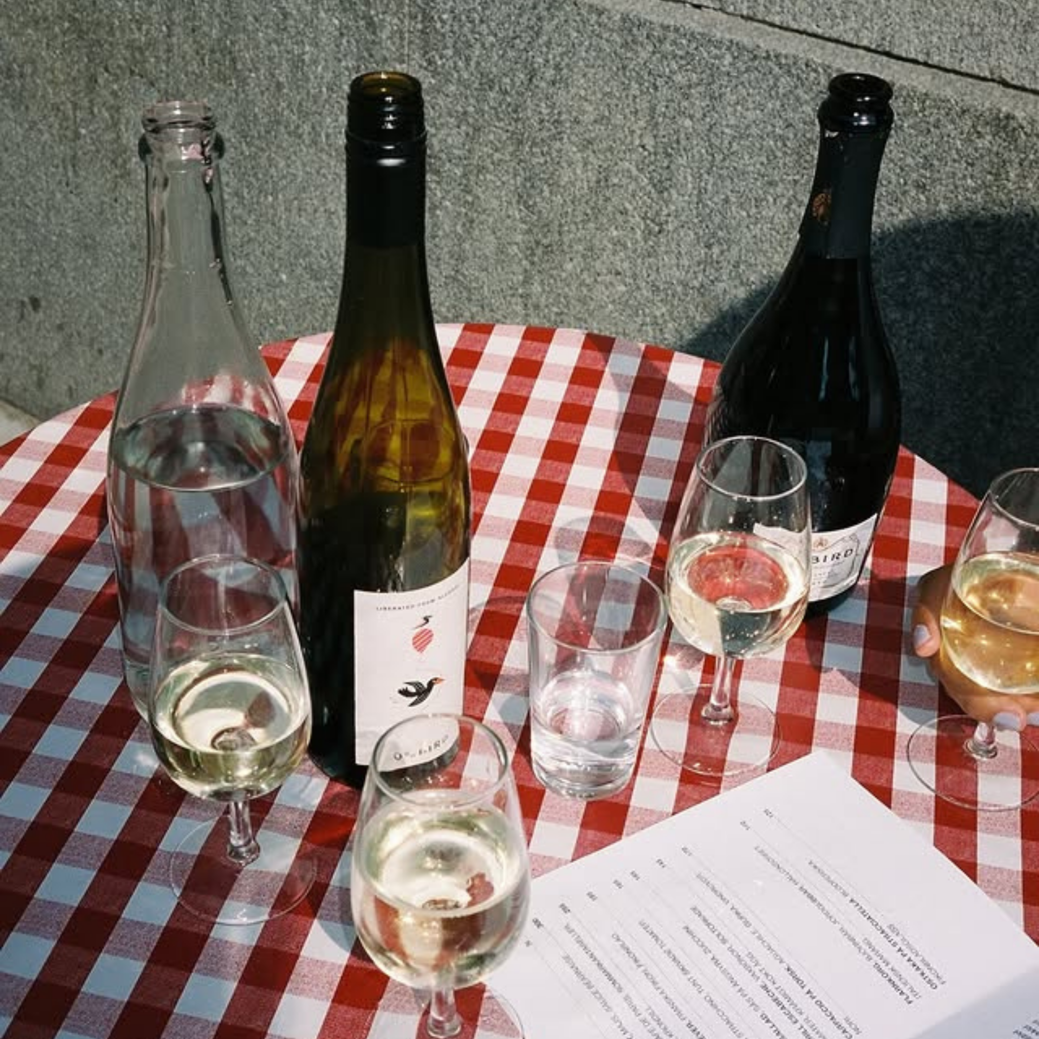 Vin sans alcool : comprendre, goûter, apprécier