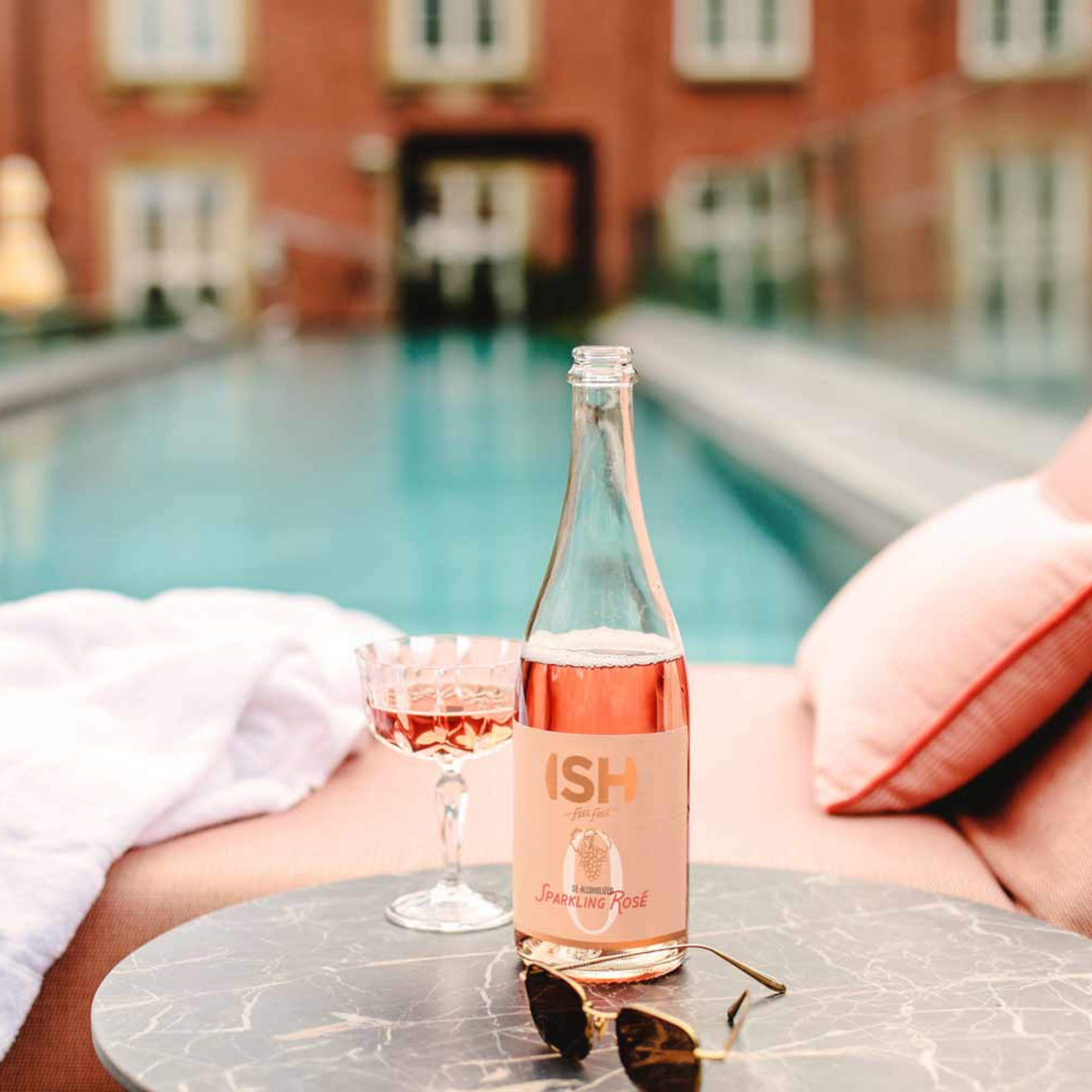 Effervescent rosé